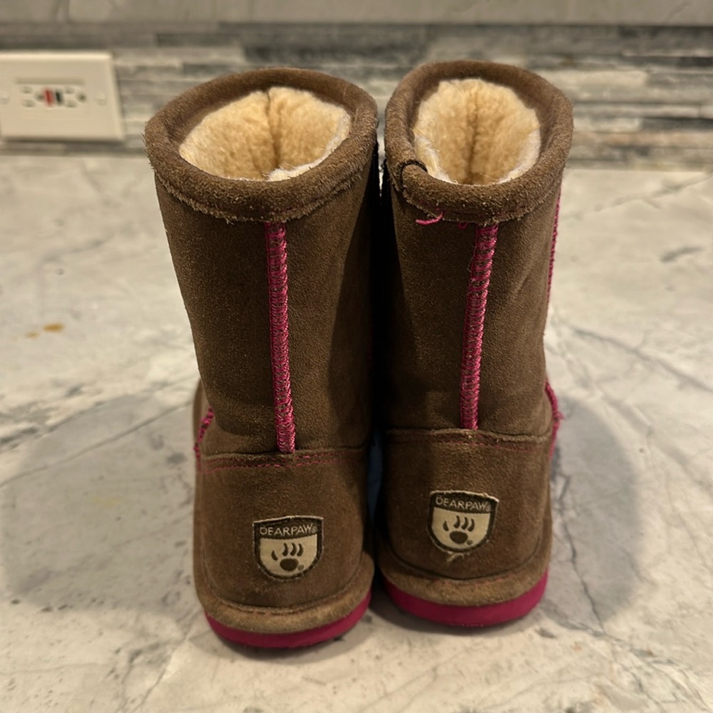 Bear paw boots like new size 2